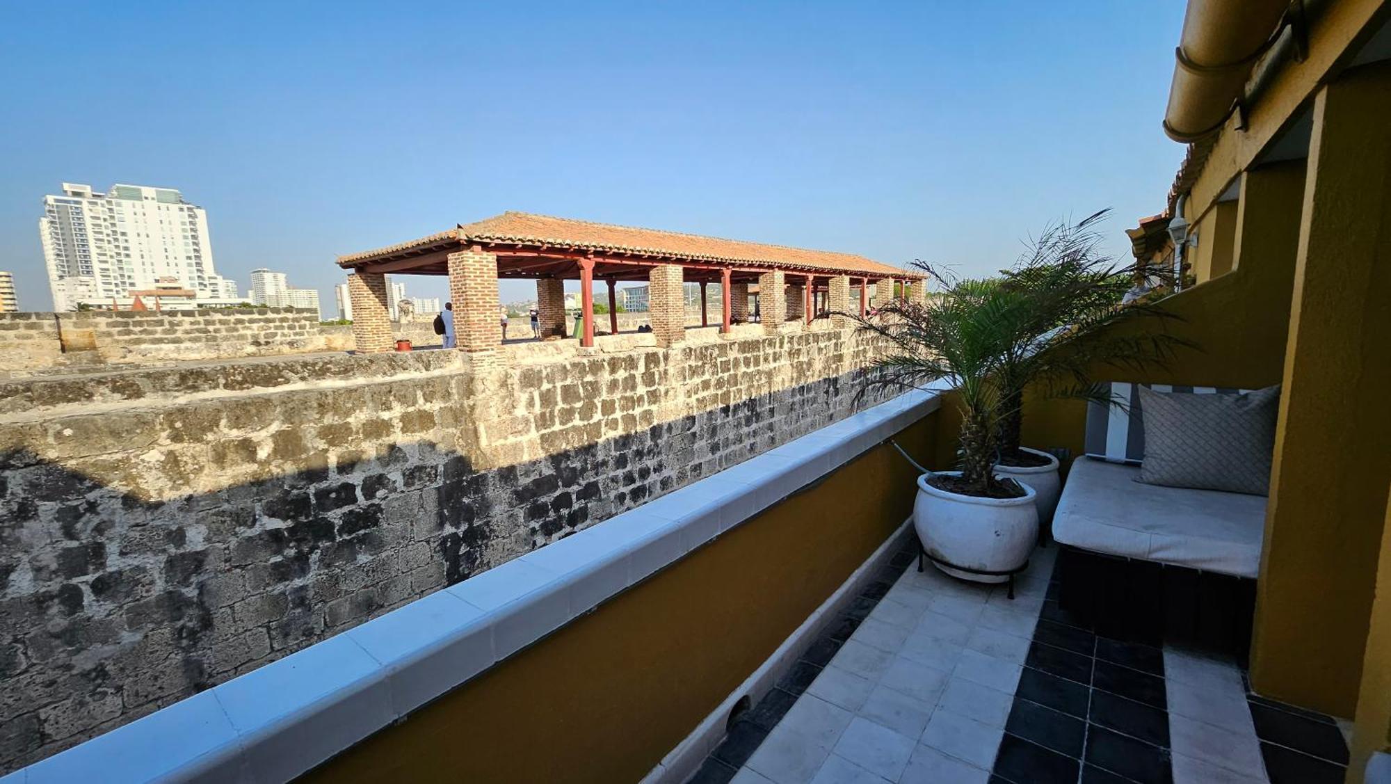 Apartamento Duplex Vista Al Mar Y Murallas Nuevo En La Ciudad Amurallada Leilighet Cartagena Eksteriør bilde