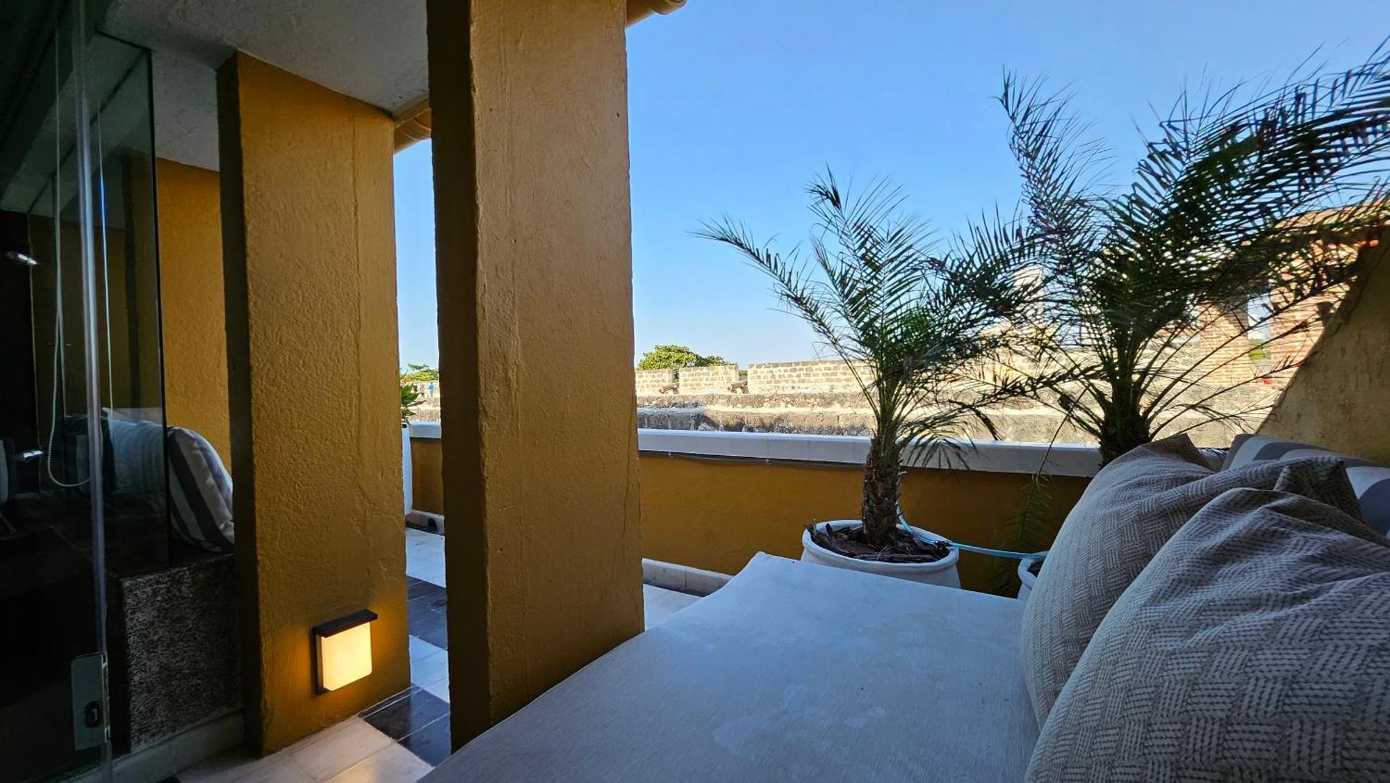 Apartamento Duplex Vista Al Mar Y Murallas Nuevo En La Ciudad Amurallada Leilighet Cartagena Eksteriør bilde