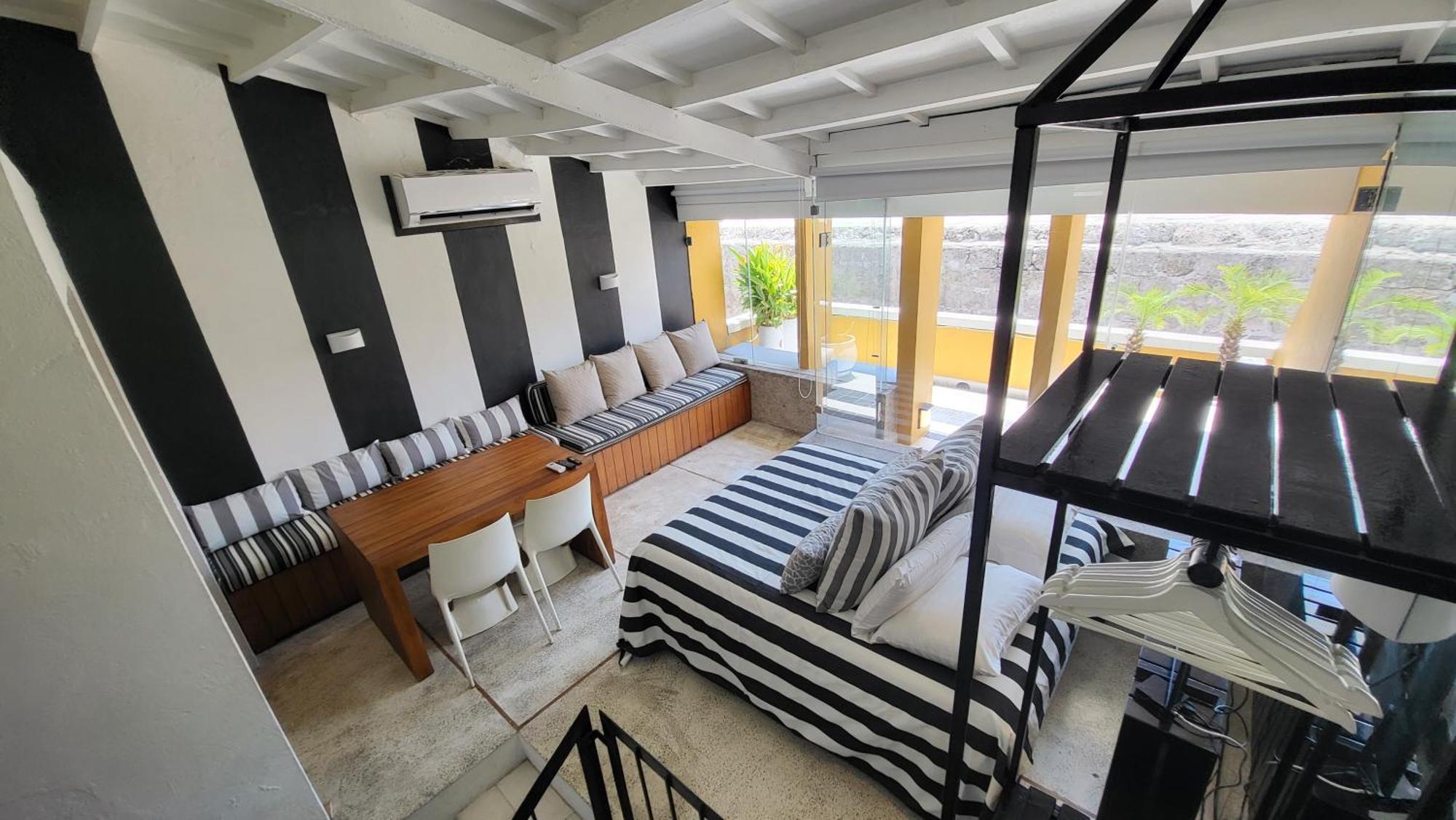 Apartamento Duplex Vista Al Mar Y Murallas Nuevo En La Ciudad Amurallada Leilighet Cartagena Eksteriør bilde